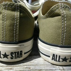 Converse Allstar lowtops Sage Size 7